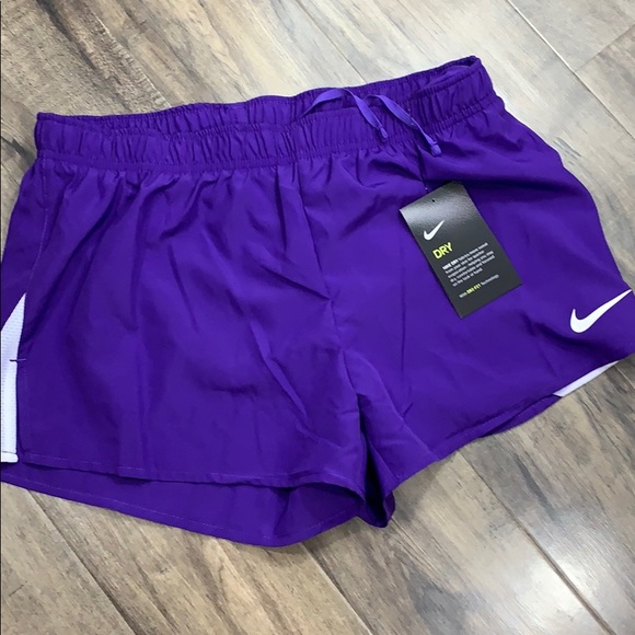 NIKE Women’s running shorts with Dri-Fit Technolog - Picture 12 of 16